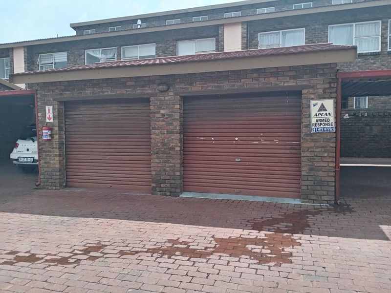 Townhouse For Sale in Florida - Photo 4