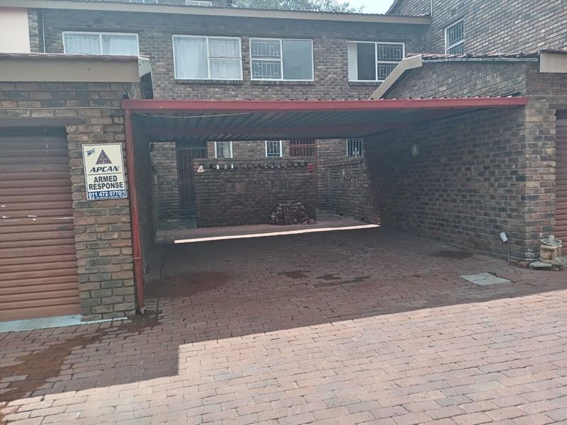 Townhouse For Sale in Florida - Photo 5