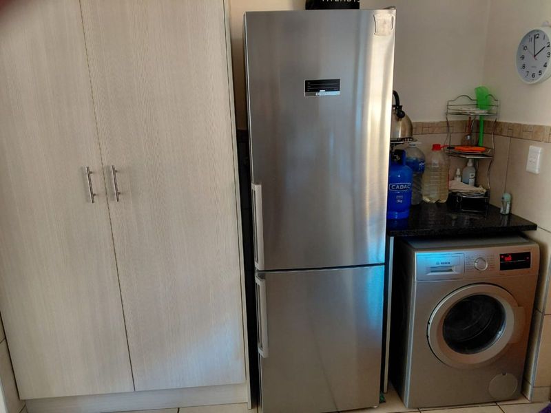 Townhouse For Sale in Homes Haven - Photo 5