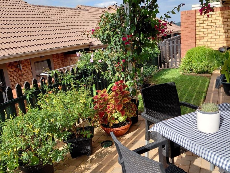 Townhouse For Sale in Homes Haven - Photo 2