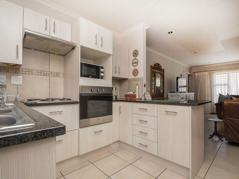 Townhouse For Sale in Homes Haven - Photo 3