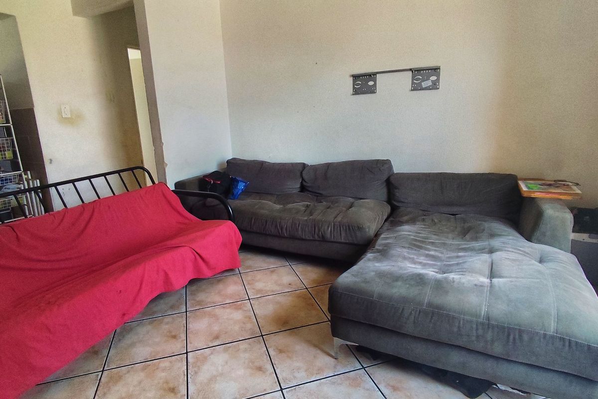 Apartment For Sale in Northgate - Photo 3