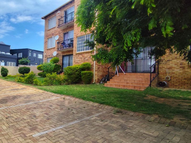 Apartment For Sale in Northgate - Photo 8
