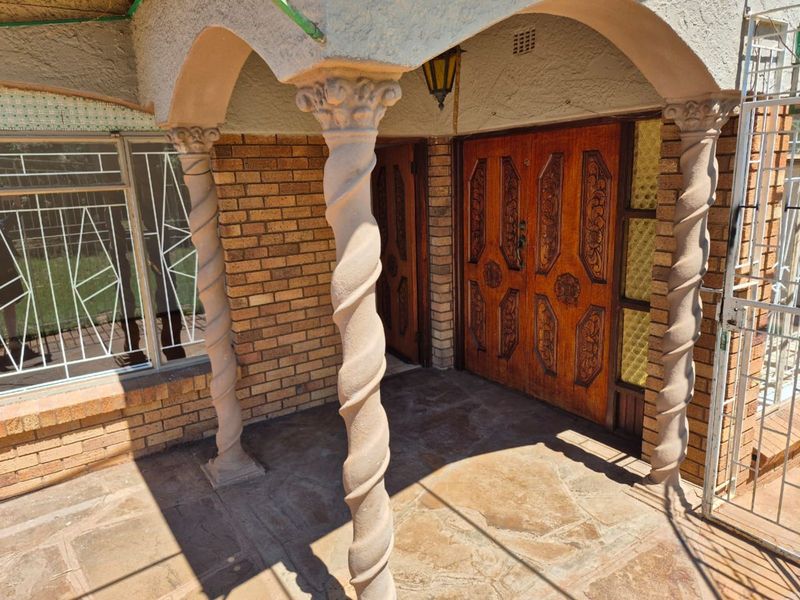 House For Sale in Kuruman Central - Photo 2
