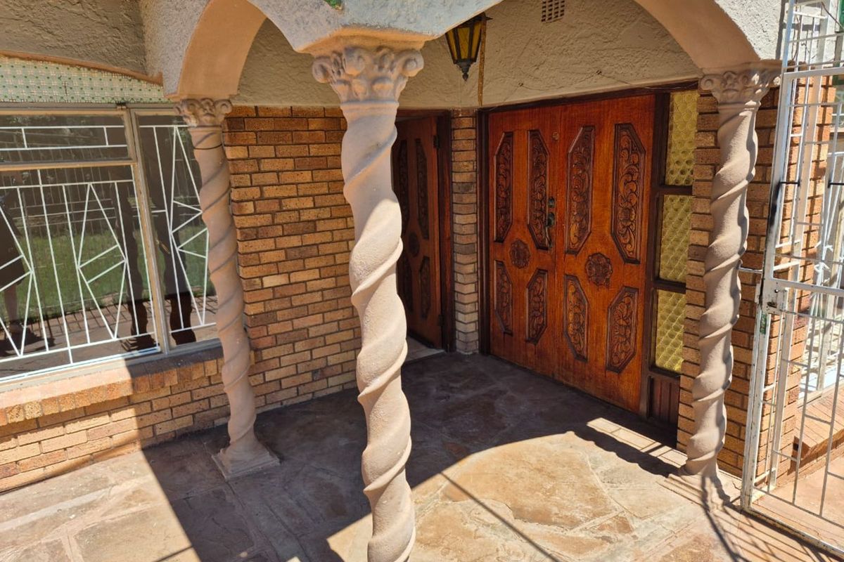 House For Sale in Kuruman Central - Photo 2
