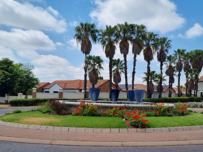 Townhouse For Sale in Sagewood - Photo 3