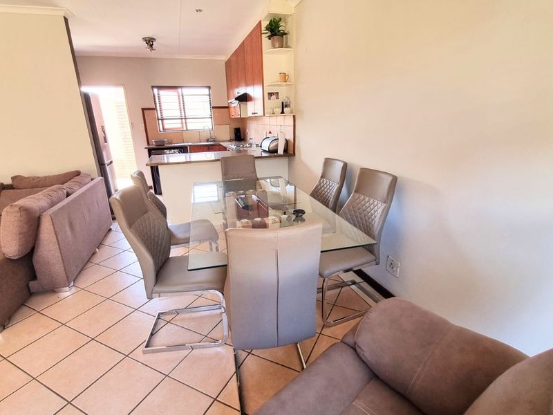 Townhouse For Sale in Sagewood - Photo 7