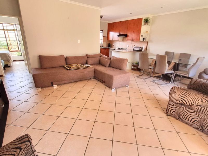 Townhouse For Sale in Sagewood - Photo 6