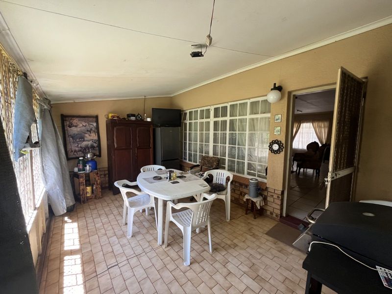 Townhouse For Sale in Mookgopong Central - Photo 2