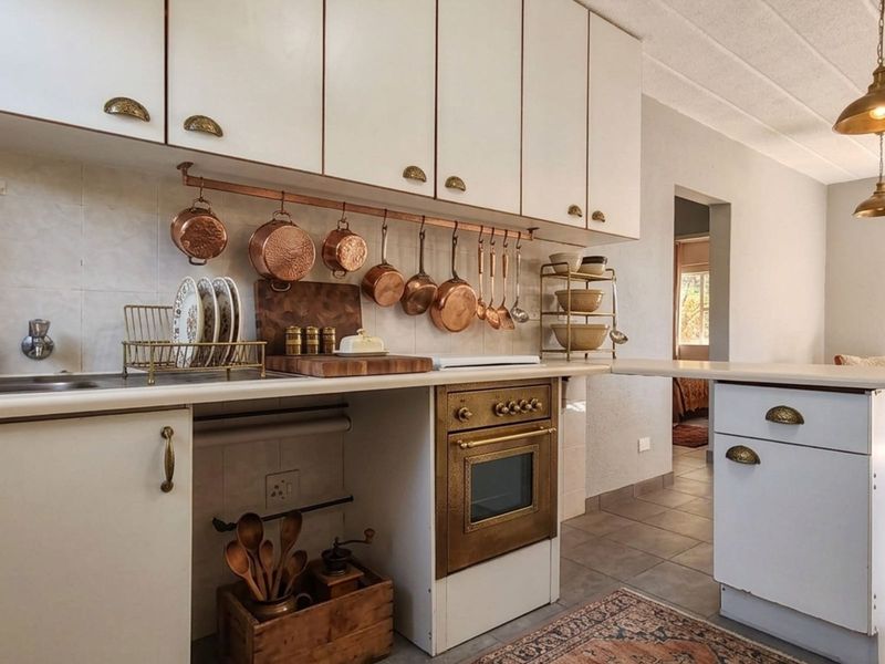 Apartment For Sale in Pomona - Photo 2