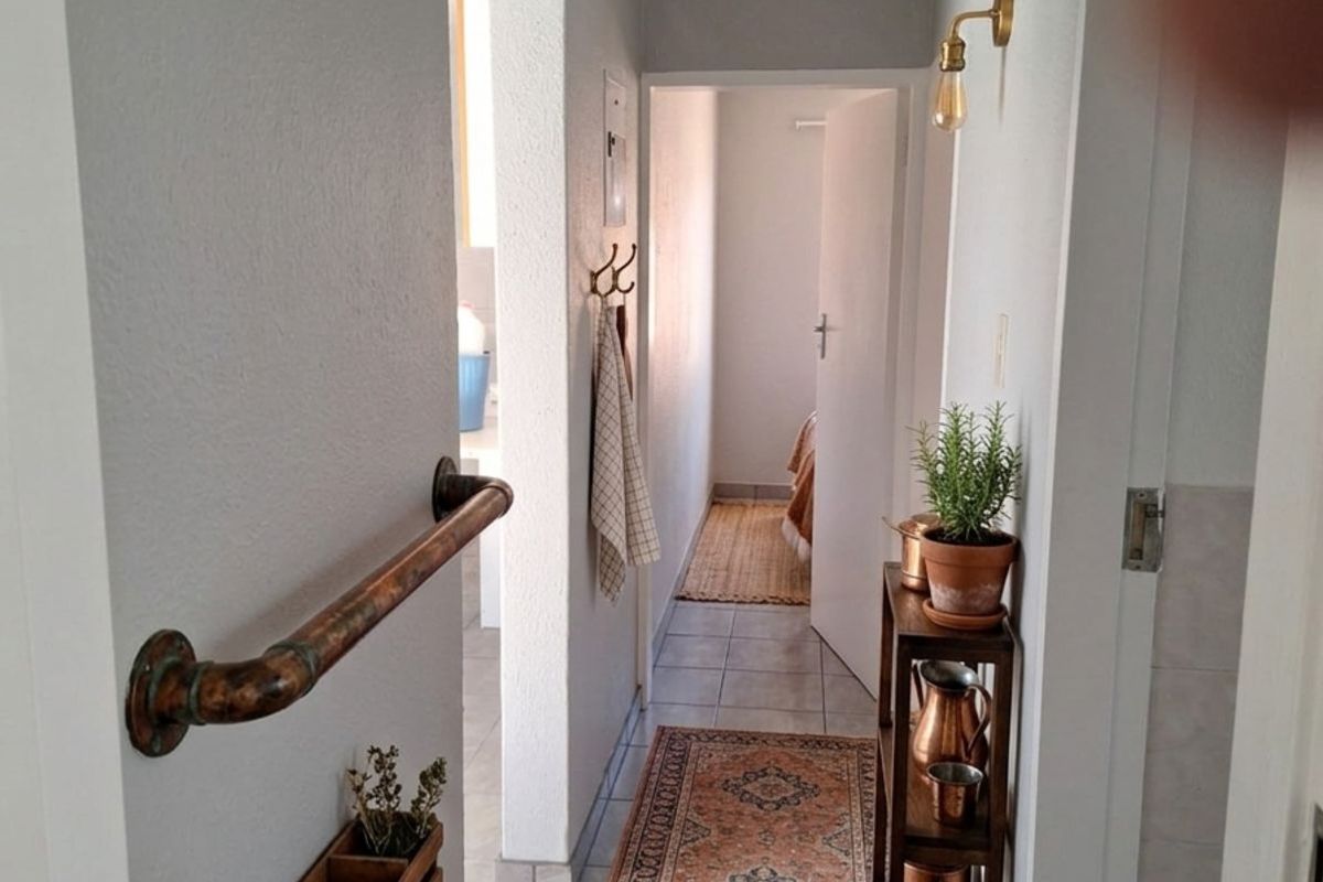 Apartment For Sale in Pomona - Photo 4