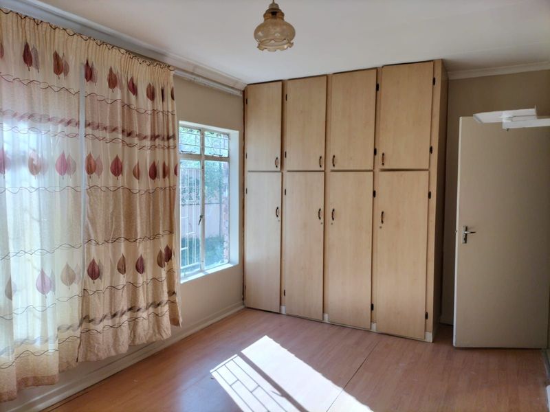 Townhouse For Sale in Orkney Park - Photo 7