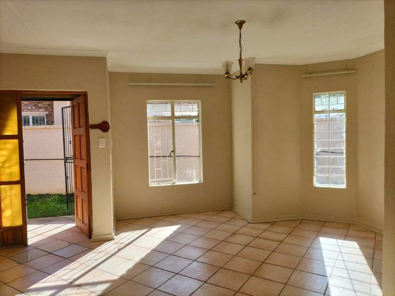 Townhouse For Sale in Orkney Park - Photo 3