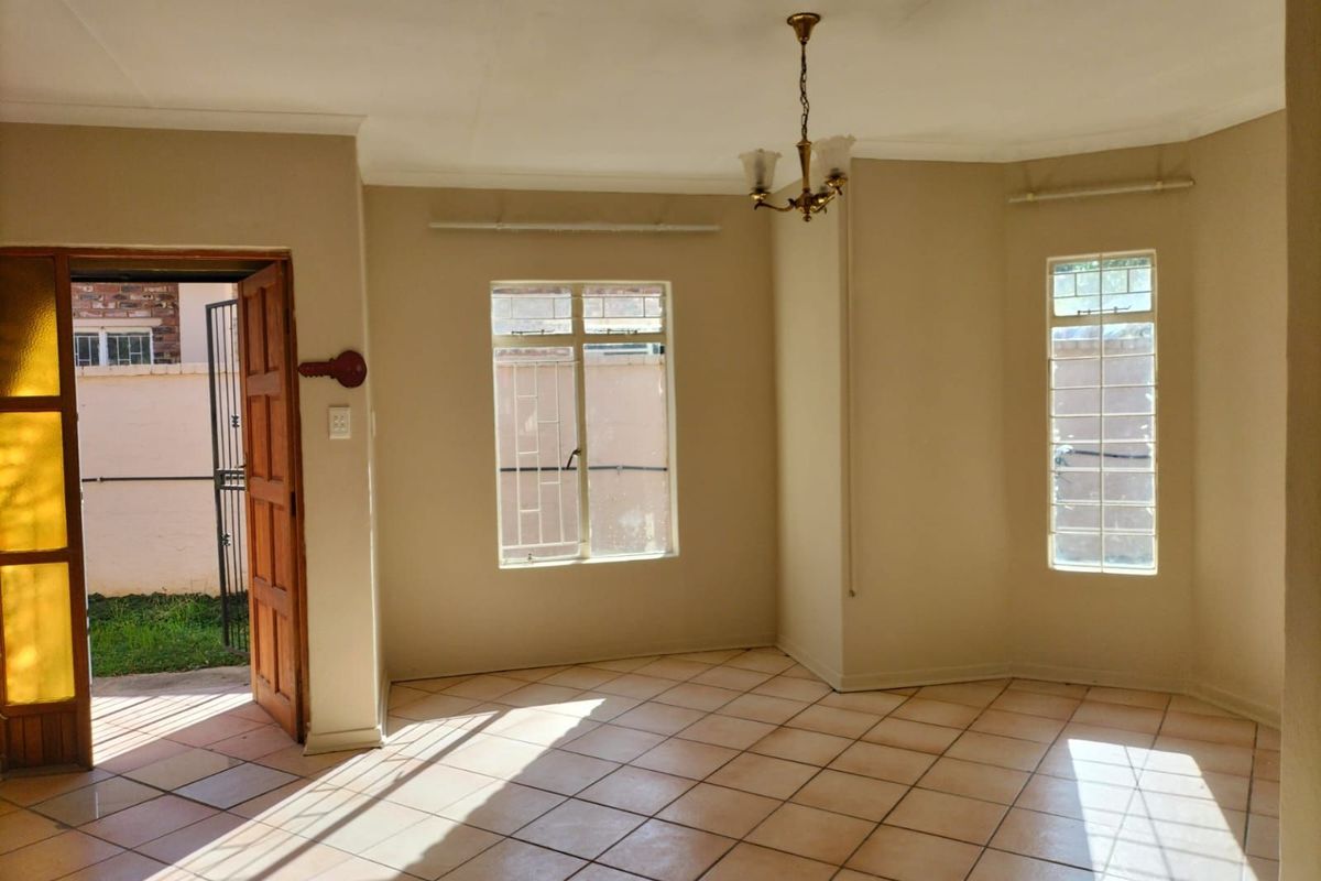 Townhouse For Sale in Orkney Park - Photo 3