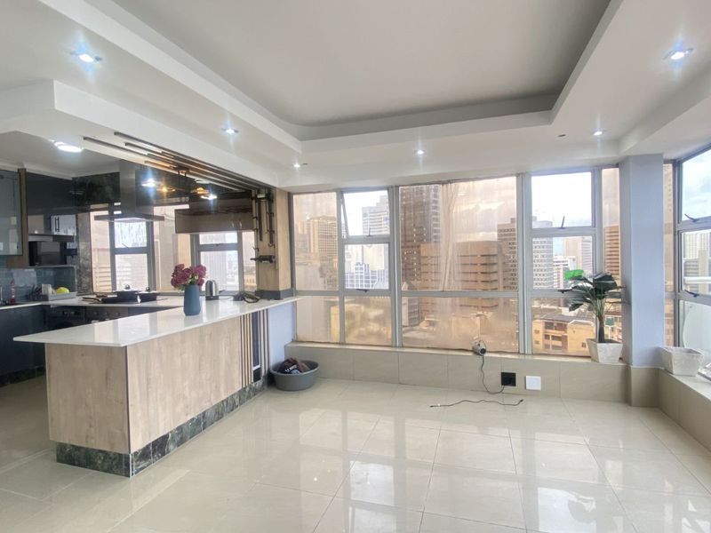 Apartment For Sale in Esplanade - Photo 2