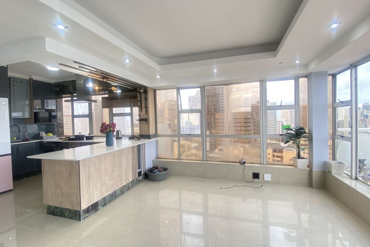 Apartment For Sale in Esplanade - Photo 2