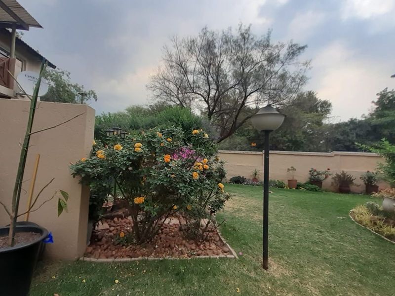 Apartment For Sale in Die Hoewes - Photo 2