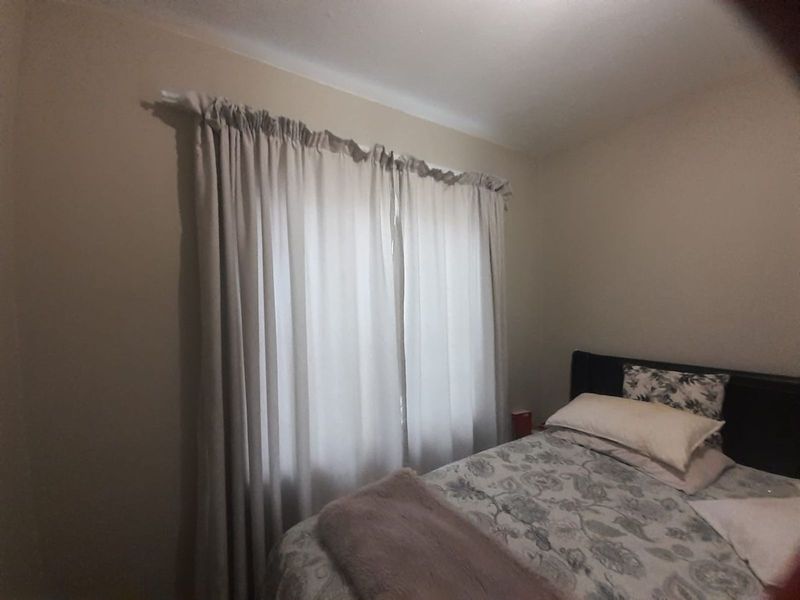 Apartment For Sale in Die Hoewes - Photo 10