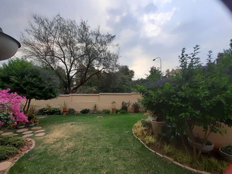 Apartment For Sale in Die Hoewes - Photo 3