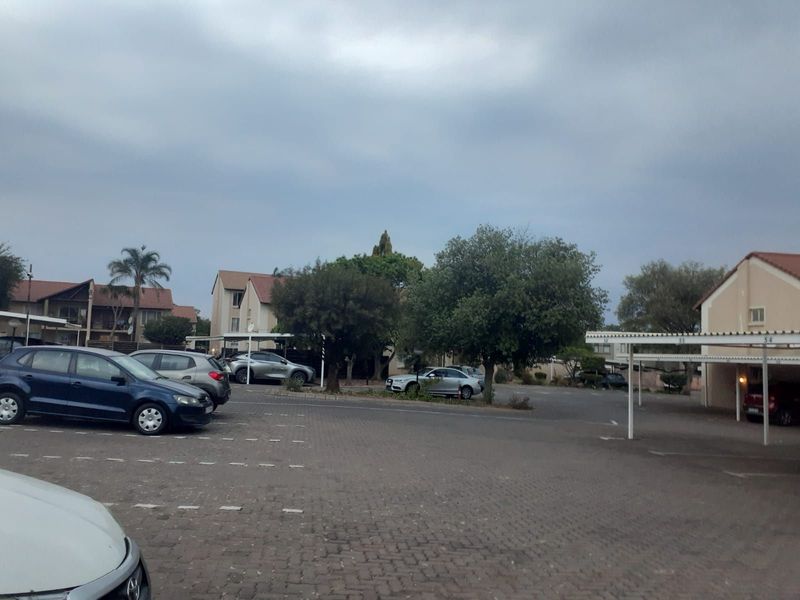 Apartment For Sale in Die Hoewes - Photo 5