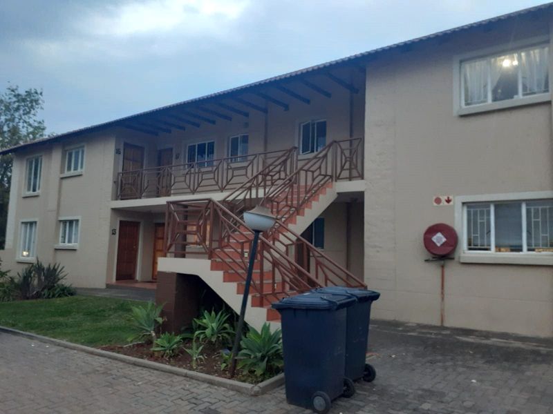 Apartment For Sale in Die Hoewes - Photo 4