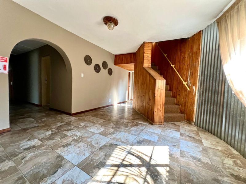 Guest House For Sale in Breyten Central - Photo 4