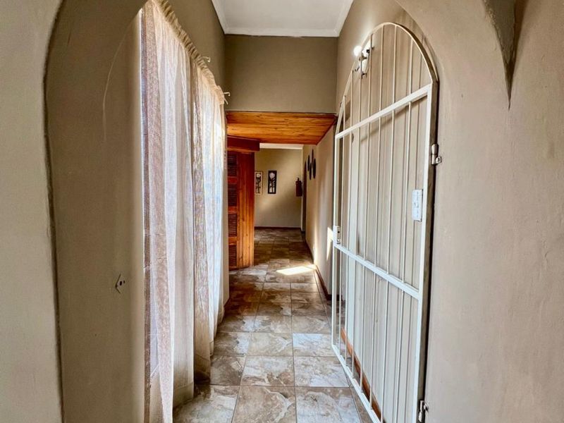 Guest House For Sale in Breyten Central - Photo 7