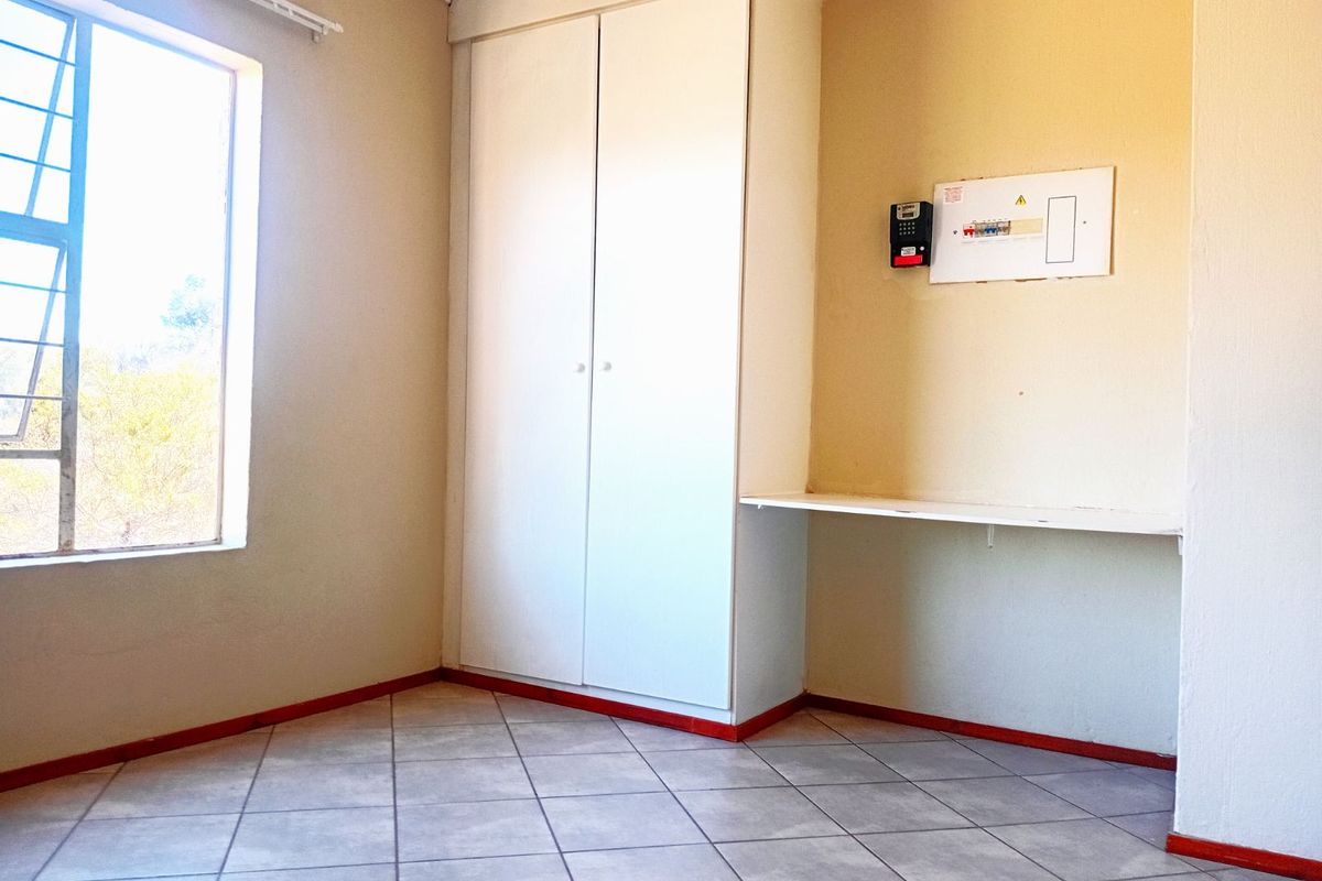 Apartment For Sale in Honeypark - Photo 5