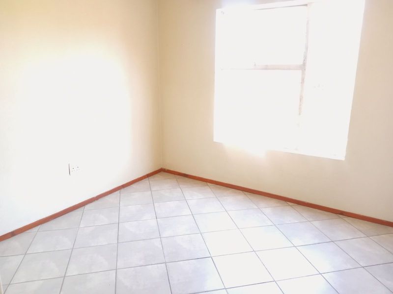 Apartment For Sale in Honeypark - Photo 7