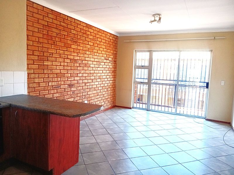 Apartment For Sale in Honeypark - Photo 3