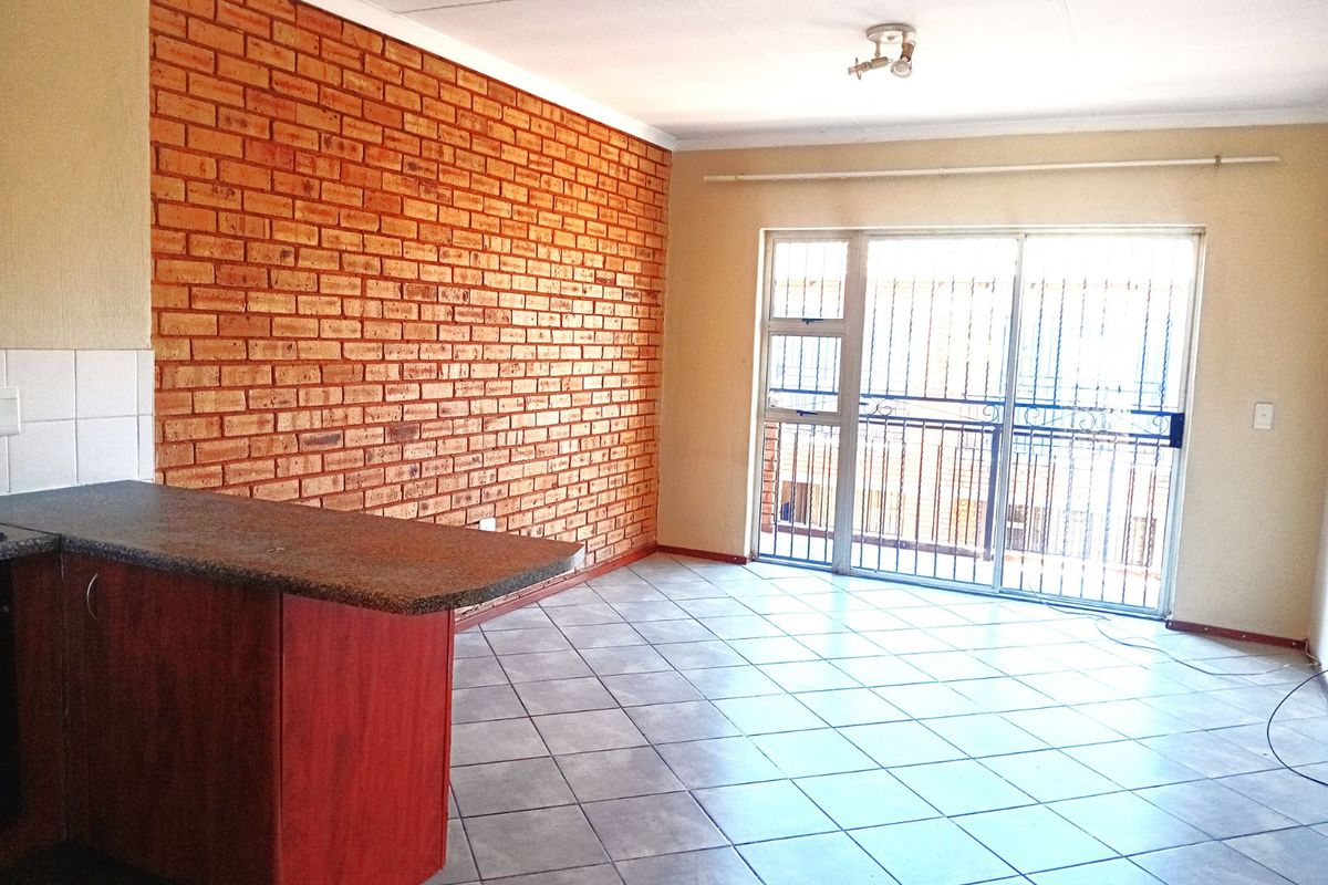 Apartment For Sale in Honeypark - Photo 3