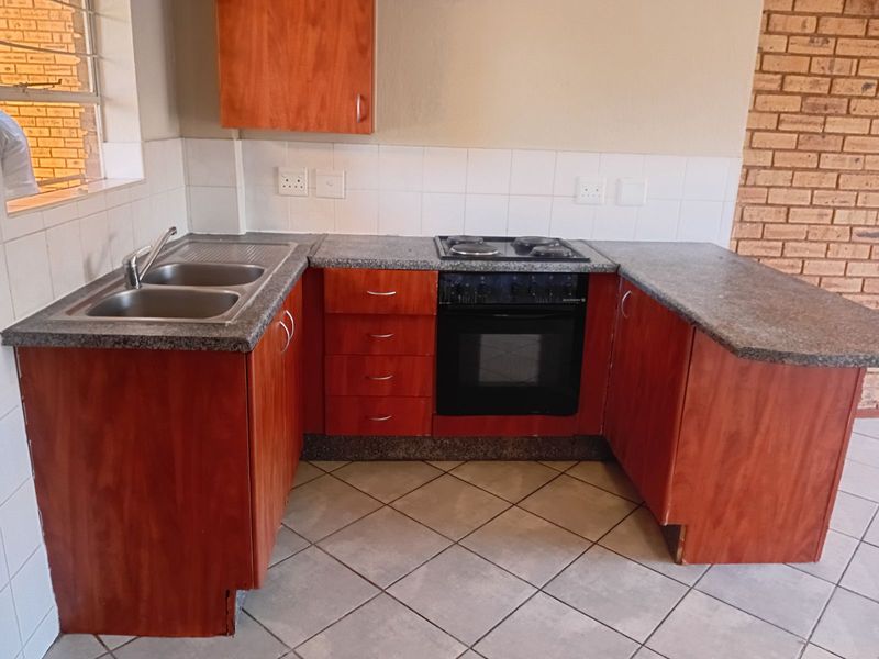 Apartment For Sale in Honeypark - Photo 4