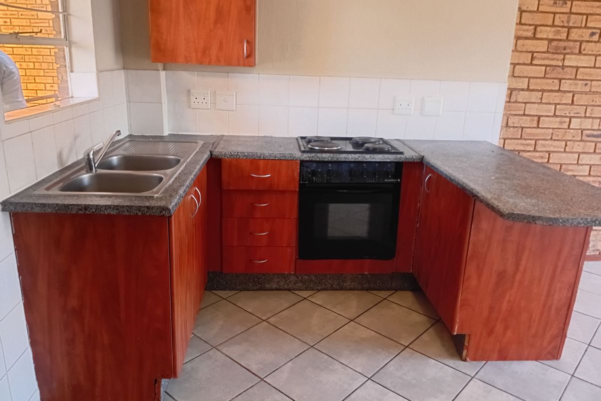 Apartment For Sale in Honeypark - Photo 4