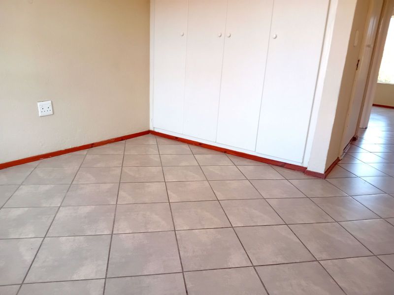 Apartment For Sale in Honeypark - Photo 10