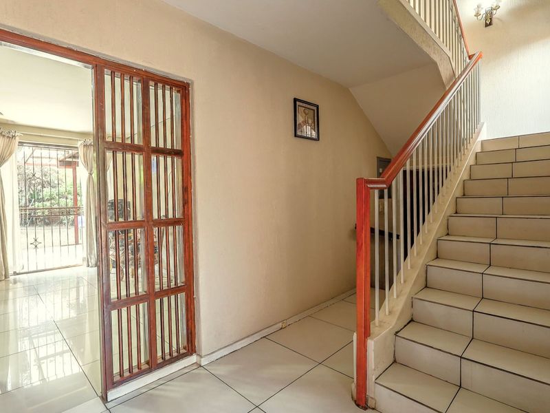 Townhouse For Sale in Hatfield - Photo 8