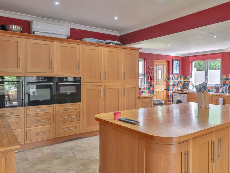 House For Sale in Montagu Central - Photo 6
