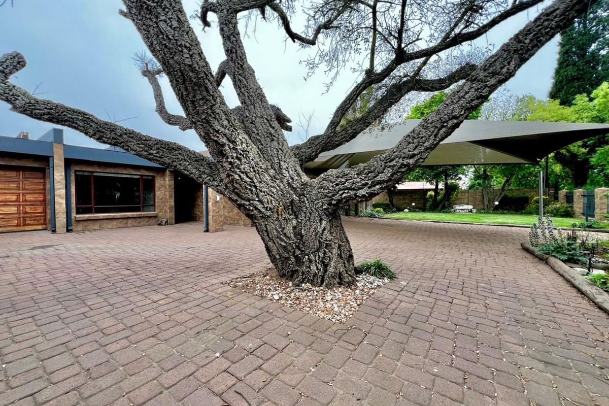 House For Sale in Ermelo Central - Photo 2