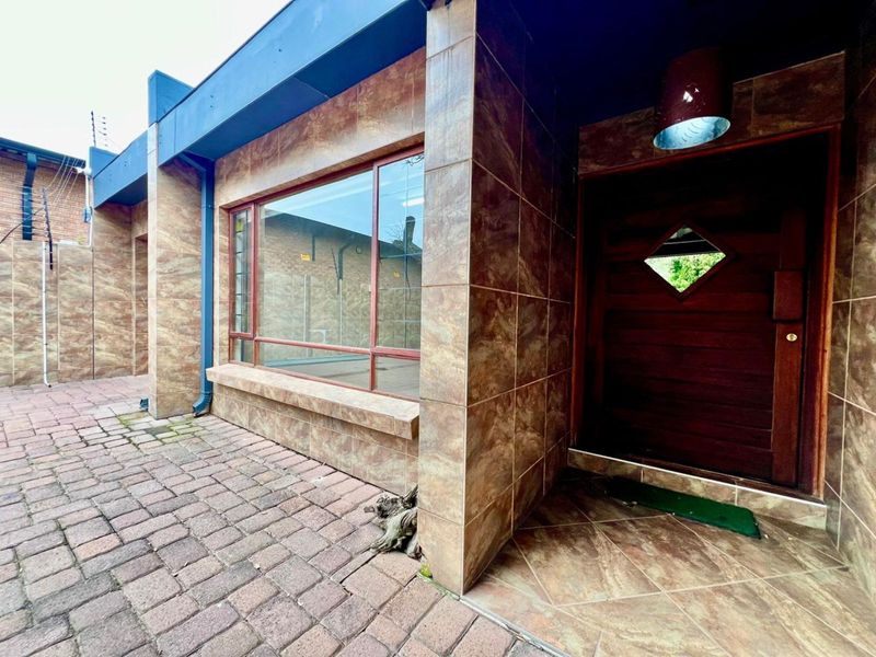 House For Sale in Ermelo Central - Photo 5