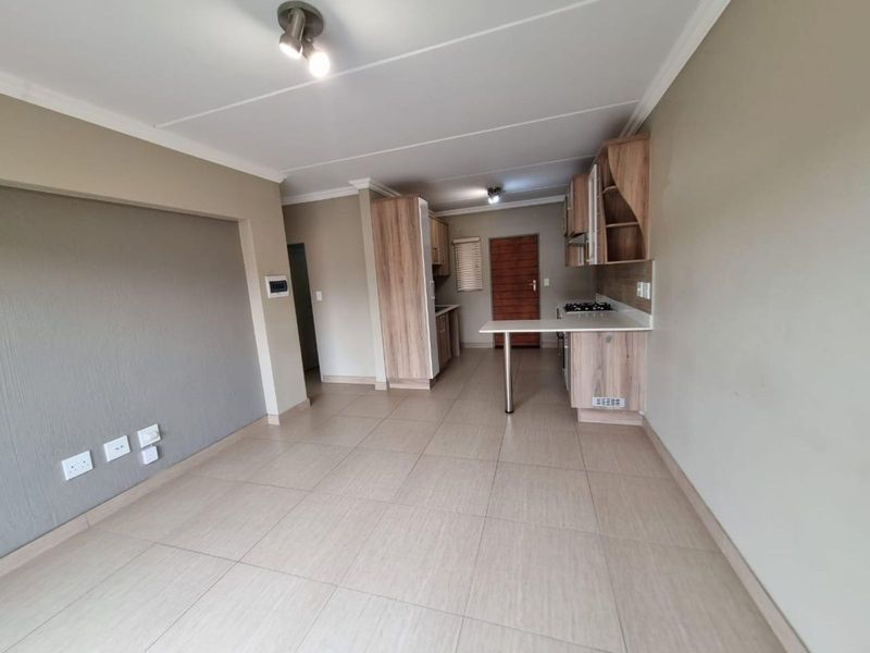 Townhouse For Sale in Pretoria West - Photo 6