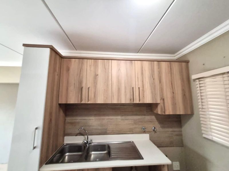 Townhouse For Sale in Pretoria West - Photo 4