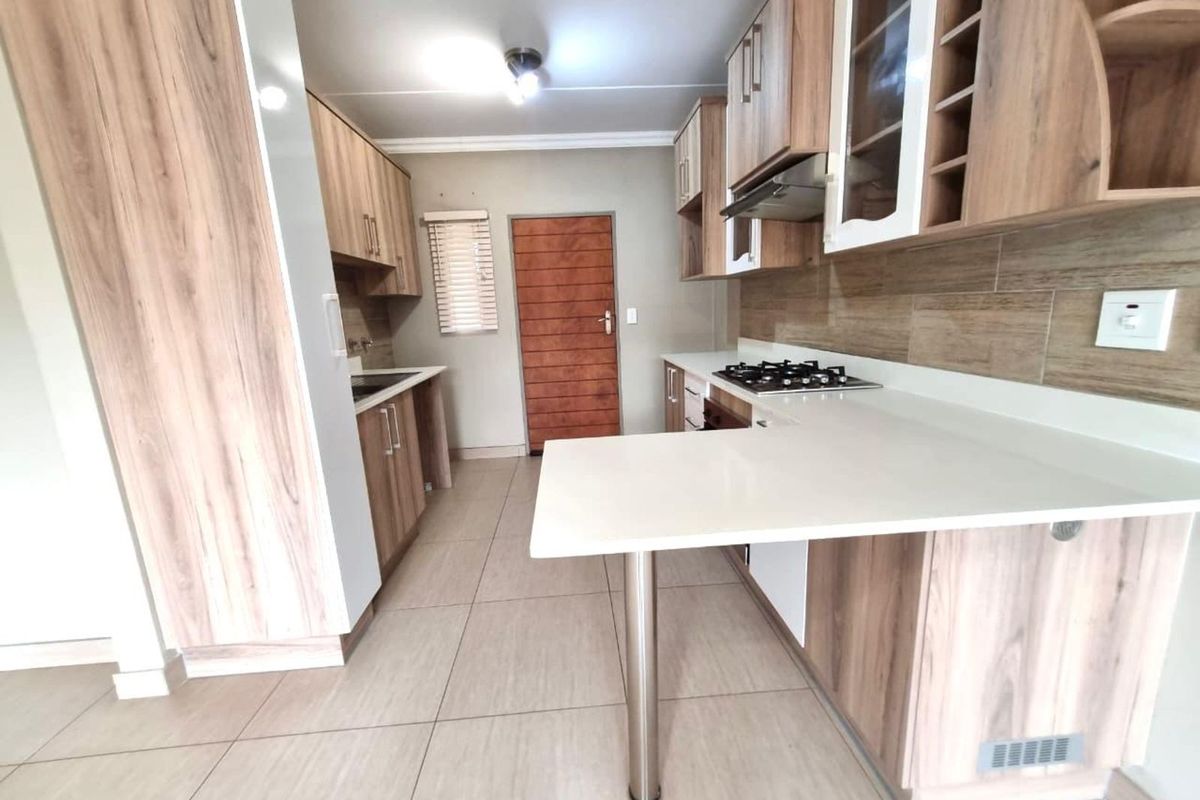 Townhouse For Sale in Pretoria West - Photo 3