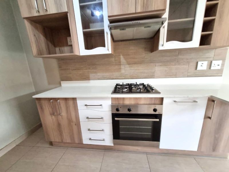 Townhouse For Sale in Pretoria West - Photo 2