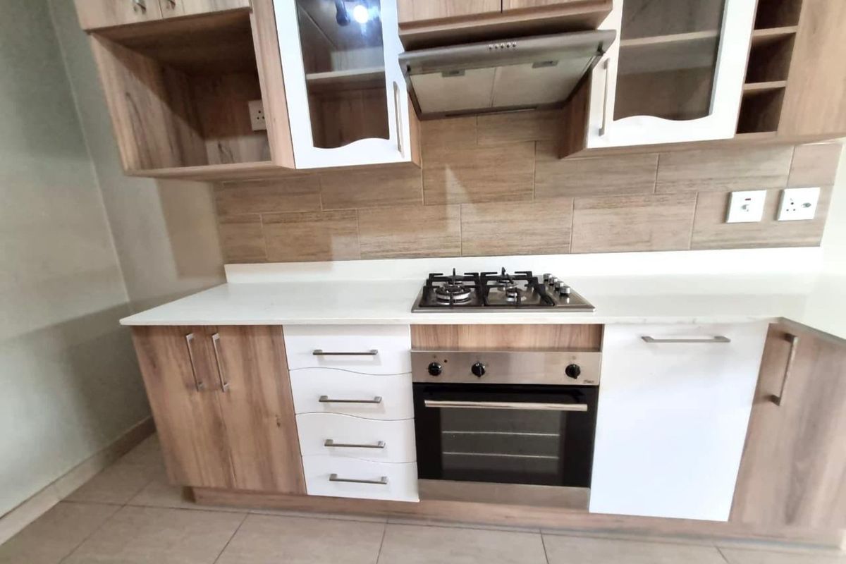 Townhouse For Sale in Pretoria West - Photo 2