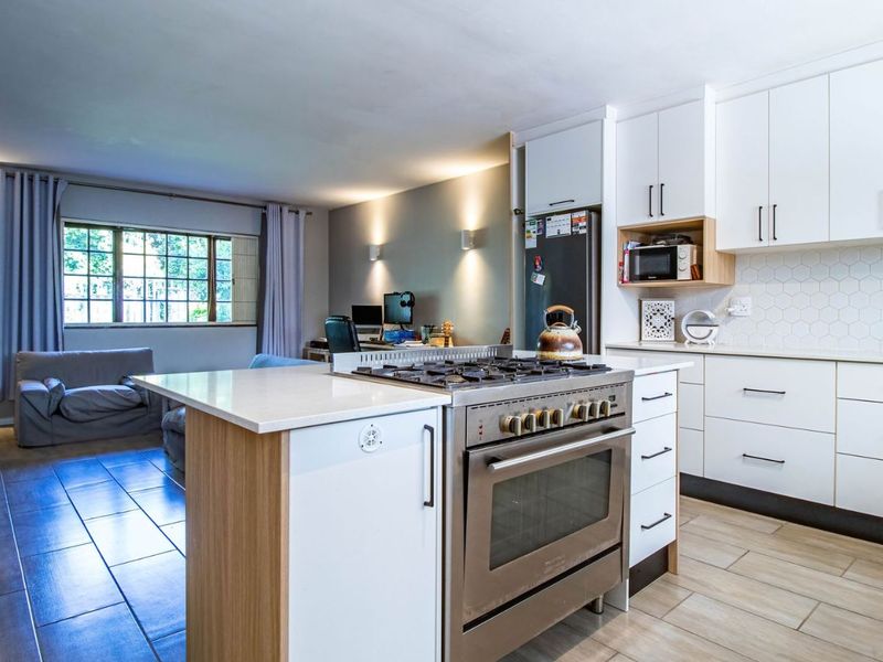 Townhouse For Sale in Montclair - Photo 10