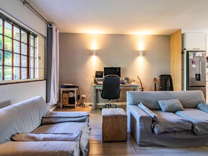 Townhouse For Sale in Montclair - Photo 4