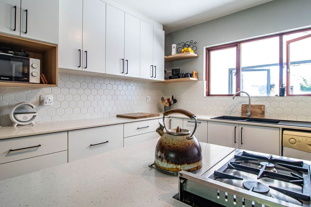 Townhouse For Sale in Montclair - Photo 3