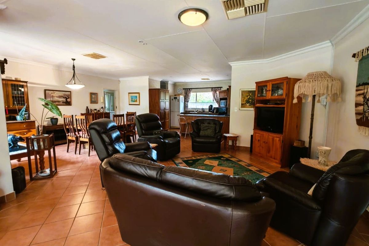 House For Sale in Bela Bela Central - Photo 2