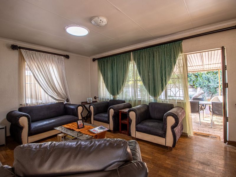 House For Sale in Sinoville - Photo 7