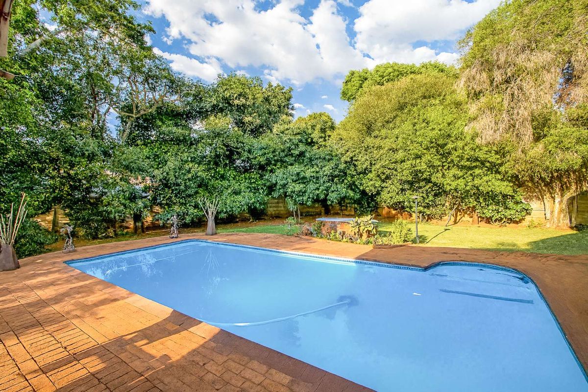 House For Sale in Sinoville - Photo 2