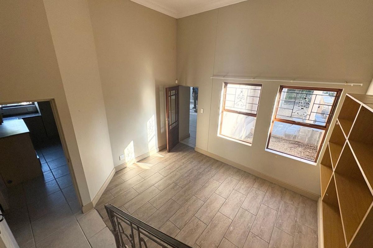 House For Sale in Panorama - Photo 4